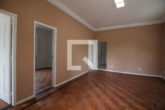 Sala de casa à venda com 3 quartos, 146m² em Del Castilho, Rio de Janeiro