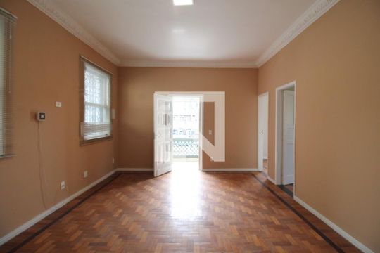 Sala de casa à venda com 3 quartos, 146m² em Del Castilho, Rio de Janeiro