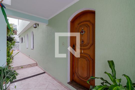 Entrada  de casa à venda com 3 quartos, 240m² em Jardim Maria Estela, São Paulo