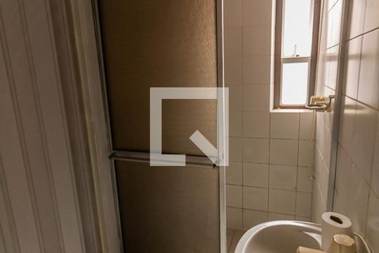 Banheiro de apartamento para alugar com 1 quarto, 35m² em Centro, São Leopoldo