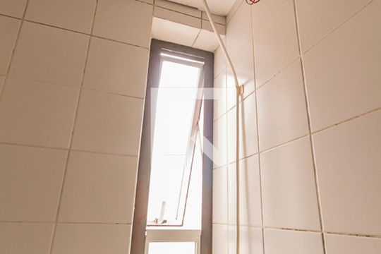 Banheiro de apartamento para alugar com 1 quarto, 35m² em Centro, São Leopoldo