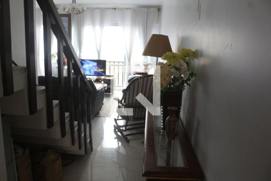 Entrada de apartamento para alugar com 2 quartos, 135m² em Itararé, São Vicente