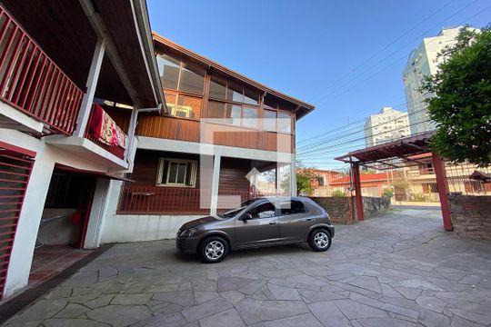 Área Externa de casa à venda com 4 quartos, 150000m² em Padre Reus, São Leopoldo