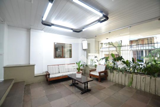 Hall de Entrada de apartamento para alugar com 1 quarto, 36m² em Centro Histórico, Porto Alegre