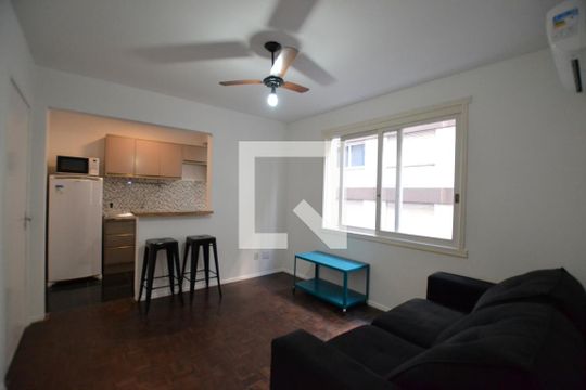 Sala de apartamento para alugar com 1 quarto, 36m² em Centro Histórico, Porto Alegre