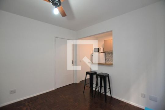 Sala de apartamento para alugar com 1 quarto, 36m² em Centro Histórico, Porto Alegre