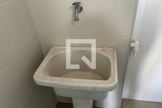 Área de Serviço de apartamento para alugar com 2 quartos, 55m² em Jardim São Paulo(zona Norte), São Paulo