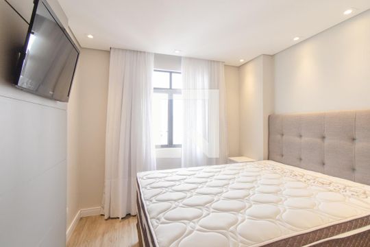 Quarto 1 de apartamento para alugar com 2 quartos, 65m² em Bigorrilho, Curitiba
