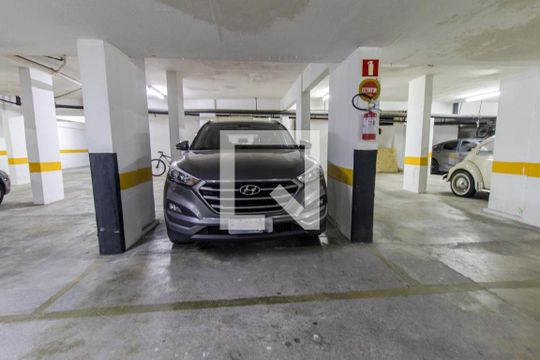 Garagem de apartamento para alugar com 2 quartos, 65m² em Bigorrilho, Curitiba