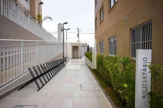 Bicicletário de apartamento para alugar com 2 quartos, 33m² em Parque Munhoz, São Paulo