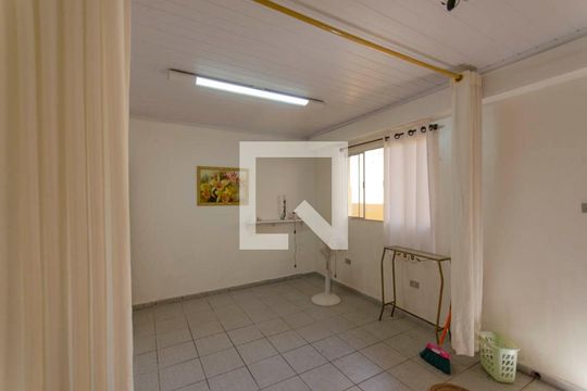 Quarto Externo de casa para alugar com 4 quartos, 150m² em Vila Rio Branco, São Paulo