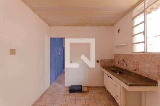 Cozinha de casa para alugar com 1 quarto, 25m² em Vila Santana, São Paulo