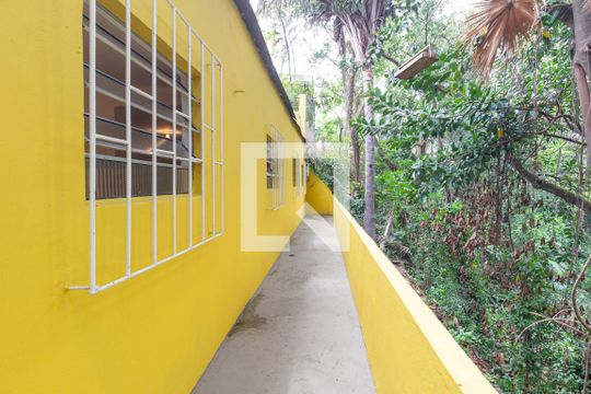 Corredor de casa para alugar com 1 quarto, 45m² em Jardim Bonfiglioli, São Paulo