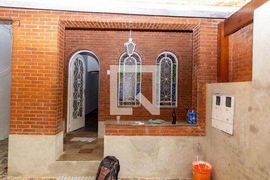 Garagem de casa à venda com 6 quartos, 180m² em Saúde, São Paulo