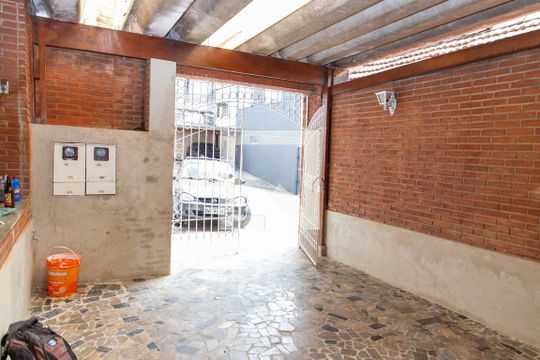 Garagem de casa à venda com 6 quartos, 180m² em Saúde, São Paulo