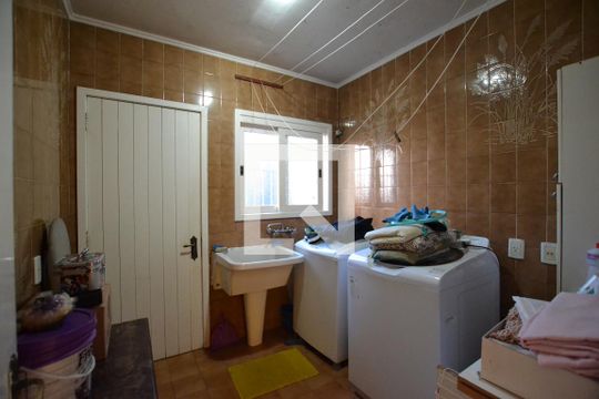 Área de Serviço de casa à venda com 4 quartos, 287m² em Espírito Santo, Porto Alegre