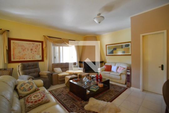Sala de casa à venda com 4 quartos, 287m² em Espírito Santo, Porto Alegre