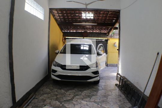 Garagem de casa à venda com 2 quartos, 175m² em Taquara, Rio de Janeiro