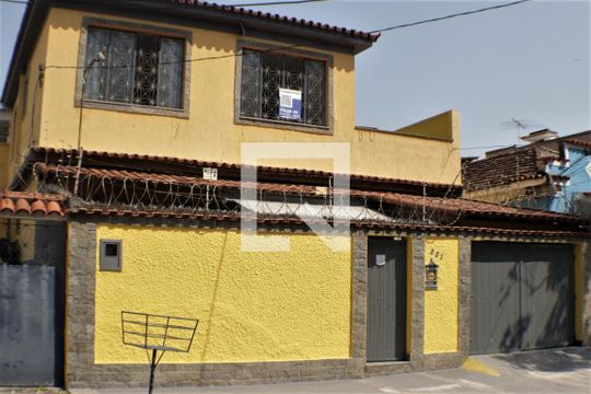Fachada de casa à venda com 2 quartos, 175m² em Taquara, Rio de Janeiro