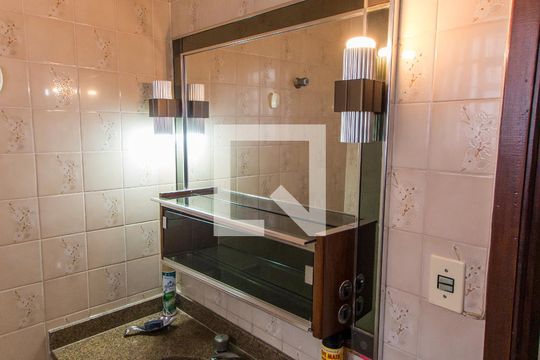 Lavabo de casa à venda com 3 quartos, 180m² em Jardim Guanca, São Paulo