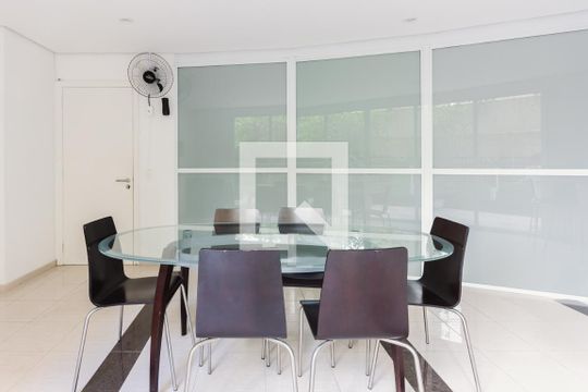 Home Office de kitnet/studio para alugar com 1 quarto, 32m² em Perdizes, São Paulo