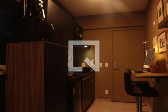 Cozinha de kitnet/studio à venda com 1 quarto, 29m² em República, São Paulo