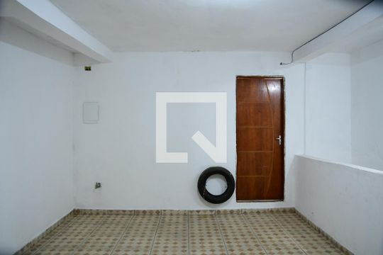 Garagem de casa para alugar com 2 quartos, 90m² em Jardim Isis, Cotia