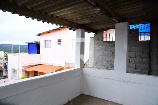 Sacada de casa para alugar com 2 quartos, 90m² em Jardim Isis, Cotia