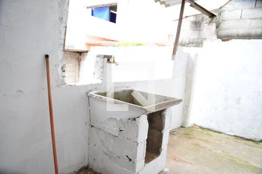 Área de Serviço de casa para alugar com 2 quartos, 90m² em Jardim Isis, Cotia