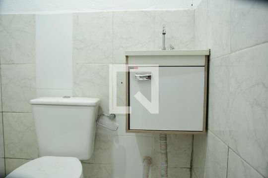 Lavabo de casa para alugar com 2 quartos, 90m² em Jardim Isis, Cotia