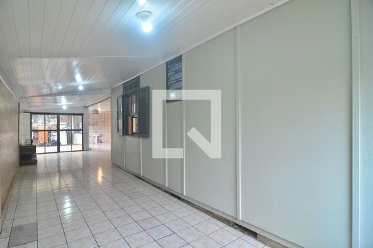 Área Externa de casa à venda com 2 quartos, 60m² em Harmonia, Canoas
