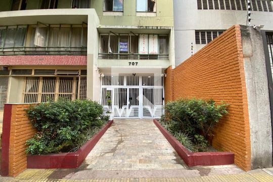 Fachada Prédio de kitnet/studio para alugar com 1 quarto, 27m² em Bela Vista, São Paulo