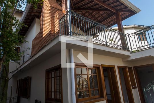 Fachada de casa de condomínio para alugar com 5 quartos, 401m² em Alphaville, Santana de Parnaíba
