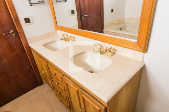 Detalhe do Banheiro da Suite de casa de condomínio para alugar com 5 quartos, 401m² em Alphaville, Santana de Parnaíba
