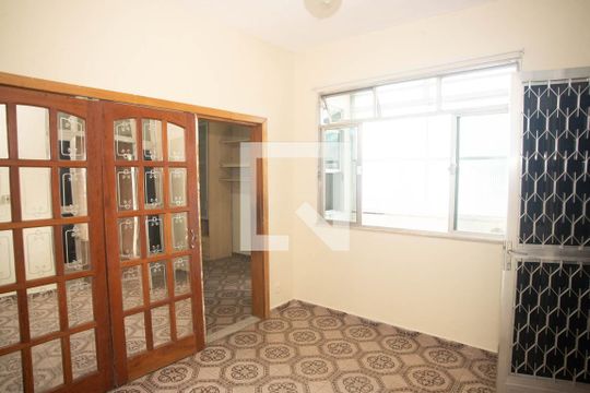 Casa para alugar com 2 quartos, 60m² em Centro, Duque de Caxias
