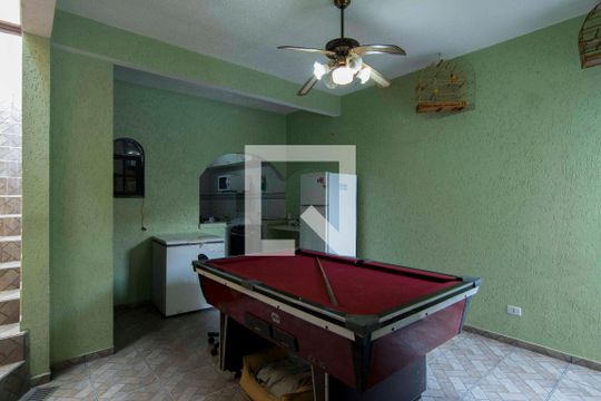 Quintal - Churrasqueira de casa para alugar com 3 quartos, 200m² em Vila dos Remedios, São Paulo