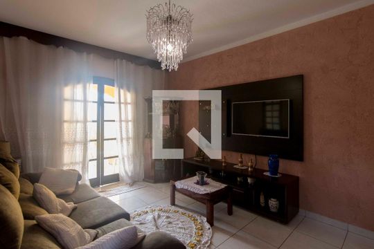 Sala de casa para alugar com 3 quartos, 200m² em Vila dos Remedios, São Paulo