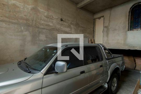 Garagem de casa para alugar com 3 quartos, 200m² em Vila dos Remedios, São Paulo