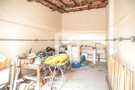 Garagem de casa à venda com 3 quartos, 500m² em Piedade, Rio de Janeiro