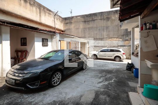 Garagem de casa à venda com 3 quartos, 500m² em Piedade, Rio de Janeiro