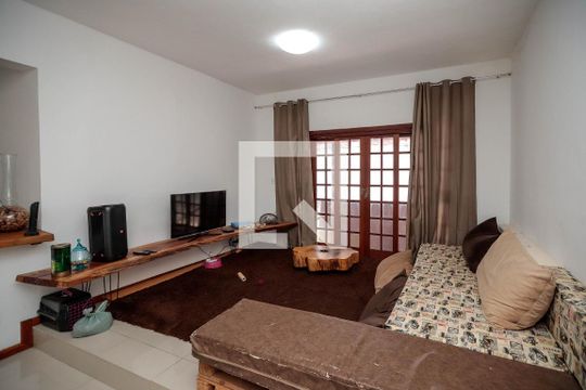Casa à venda com 3 quartos, 500m² em Piedade, Rio de Janeiro