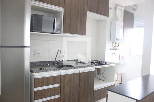 Cozinha de apartamento para alugar com 2 quartos, 33m² em Vila São João, Guarulhos