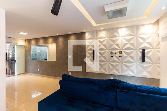 Sala de casa de condomínio à venda com 3 quartos, 140m² em Vila Brasílio Machado, São Paulo