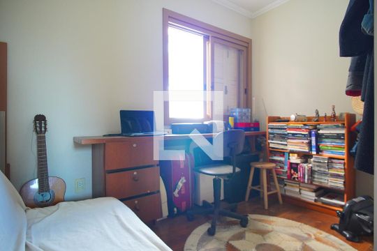 Quarto 1 de apartamento à venda com 2 quartos, 72m² em Bela Vista, Porto Alegre