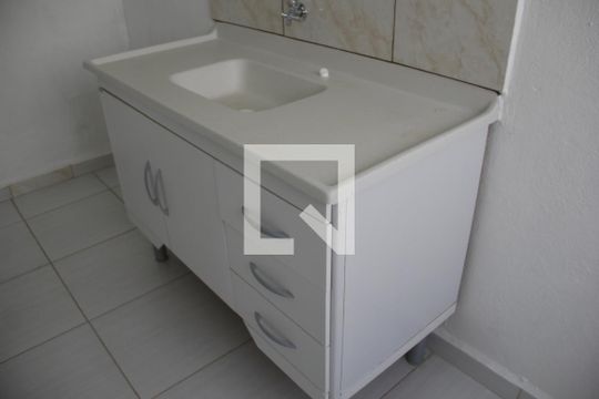 Cozinha de kitnet/studio para alugar com 1 quarto, 20m² em Jardim São Luís, Suzano