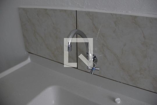 Cozinha - Torneira de kitnet/studio para alugar com 1 quarto, 20m² em Jardim São Luís, Suzano