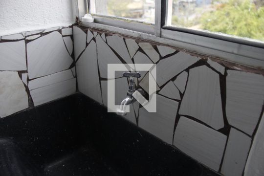 Lavanderia (Torneira) de kitnet/studio para alugar com 1 quarto, 20m² em Jardim São Luís, Suzano
