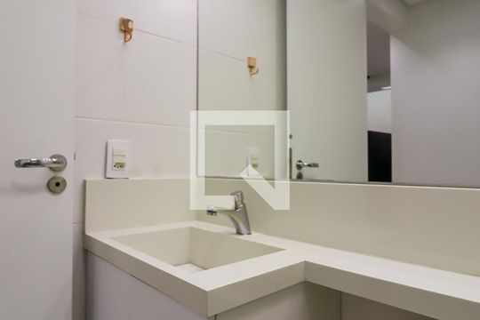 Banheiro Corredor de apartamento para alugar com 2 quartos, 42m² em Vila Andrade, São Paulo