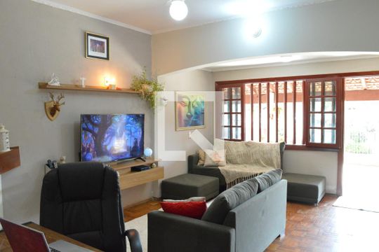 Casa à venda com 3 quartos, 200m² em Loteamento Claude de Barros Penteado (sousas), Campinas