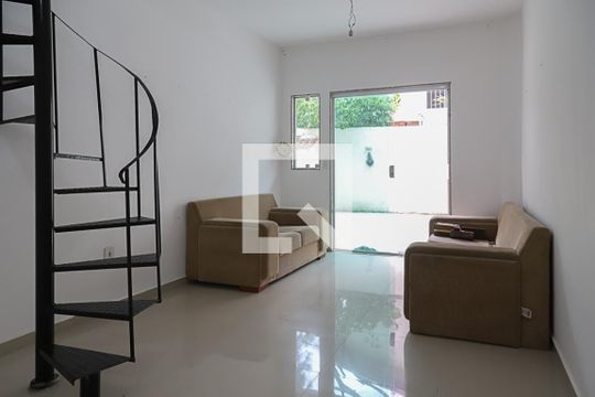 Sala de casa para alugar com 2 quartos, 107m² em Recreio dos Bandeirantes, Rio de Janeiro